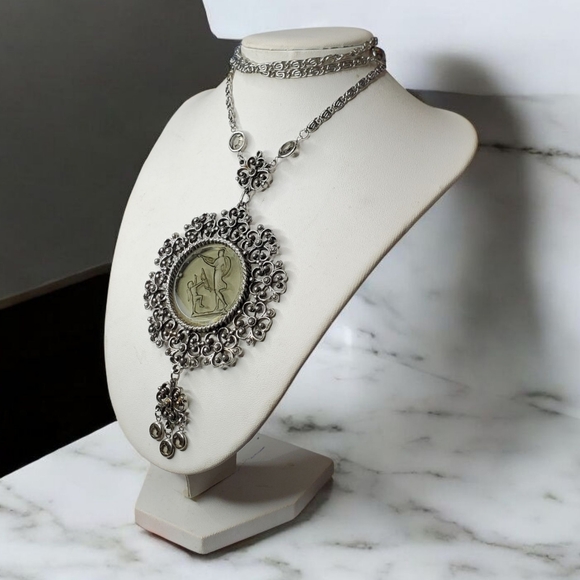 GOLDETTE Vintage Silver Intaglio Glass Cameo Cupid Venus Tassel Necklace - Picture 4 of 4